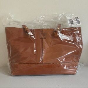 NWT - Dooney & Bourke Florentine Leather East/West Chelsea Tote in Natural